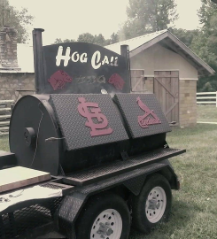 HOG CALL Barbeque Food Truck